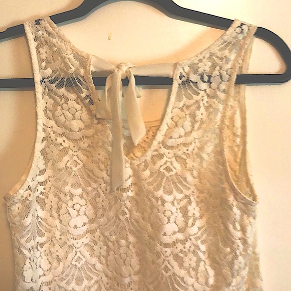 White Lace Tank Top with Keyhole Open Back w/ Bow - Picture 2 of 7